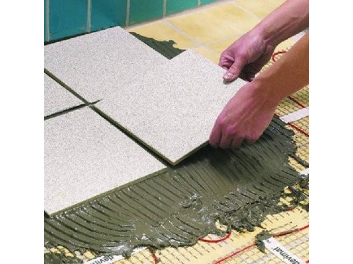 Інструкція: як наносити клеєві суміші Wallmix для надійного склеювання